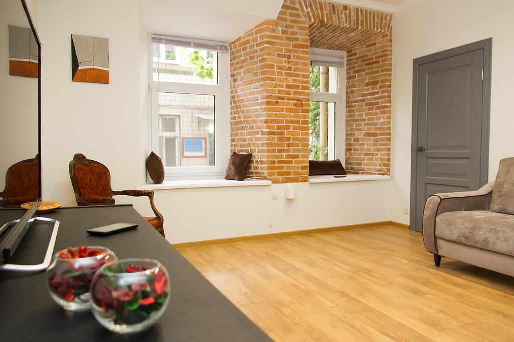 Apartment In The Center Of Odessa Exterior photo